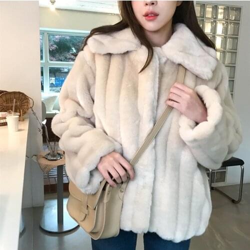2021 Winter Product South Korea Fashion Fake Rabbit Fur Thick Coat Fur Short Coat Female Winter Warm Faux Fur Coat Sweet Jacket