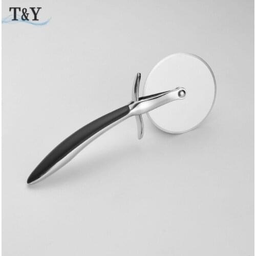 T&Y 1PC Elegant Rust-Resistant Pizza Cutter Wheel Knife, Sharp Cutters, Pizza Slicer with Non Slip Safe Handle