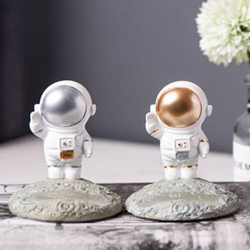 Simple Astronaut Mobile Phone Stand Student Desktop Holder Cute Spaceman Cell Phone Holder Creative Gift Small Desk Decoration