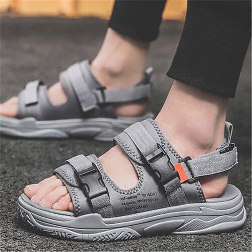High Fashion Men Sandals Youth Lazy Beach Shoes Handmade Outdoor Mens Summer Designer Velcro Non-Slip Dual-Purpose Slippers
