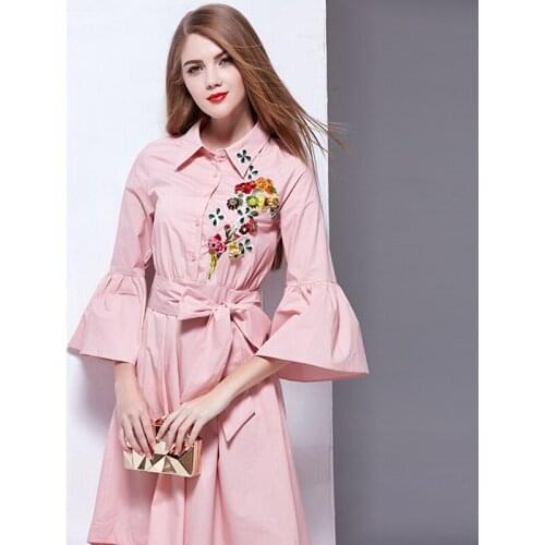 2021 Designer New Summer Flare Sleeve Embroidery Pink / White Belt Casual Asymmetrical Shirt Dress