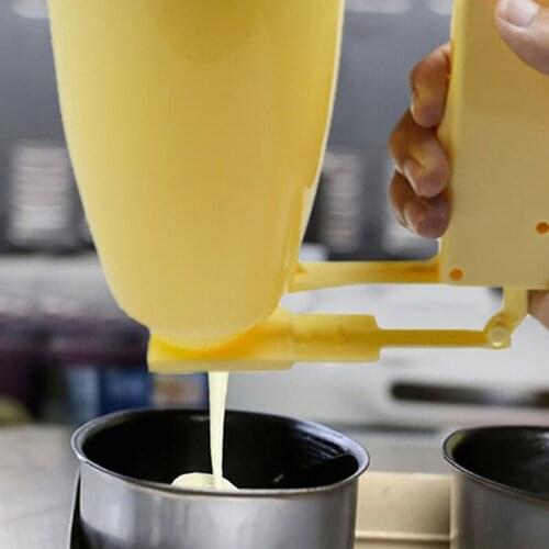 1Pcs Plastic Handheld Batter Dispenser Cupcake Cream Dough Funnel Meat Ball Maker Home Kitchen Baking Helper
