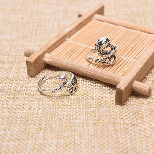 Adjustable Knitting Tools Sewing Thimble Knitting Loop Crochet Peacock Carp Ring 1PCS