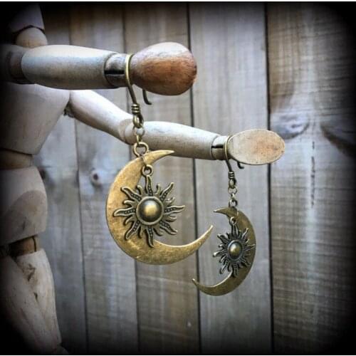 Gothic Sun and Moon Earrings Ancient Bronze Pendant Celestial Earrings Witch Pagan Celestial Jewelry Fashion Gifts For Women