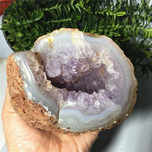 Natural Stone and Crystal Amethyst Geode Druzy Spiritual Meditchcraft Witchcraft Curative Fengshui Adornments for Home Decor