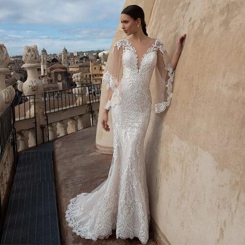 Elegant Lace Wedding Dresses 2021 Fashion V-neck Batwing Sleeve Applique Button Back Sweep Train Mermaid Bridal Dress