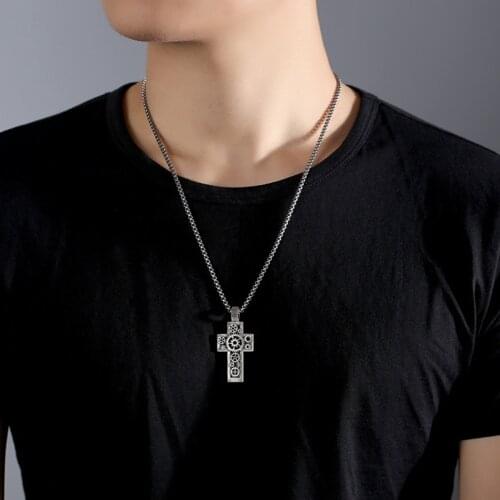 Hot selling mens cross chain necklace ins style punk gear pendant necklace male hip hop jewelry necklaces for women