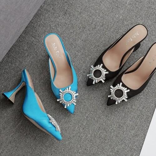 Luxury Crystal Buckle Slippers Women Mules Silk Shoes Ladies Glass Heels Closed Toe Sandals High Heels Slides Femme Flip Flops