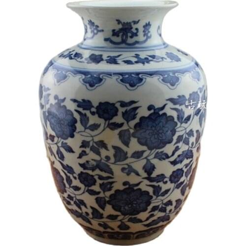 Chinese old porcelain Blue and white porcelain vase