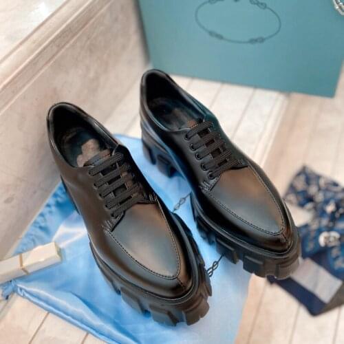 Black leather Platform loafers pointed toes shoes for women heavy duty luxury designers lace-up Chunky Sole Penny Bar footwear