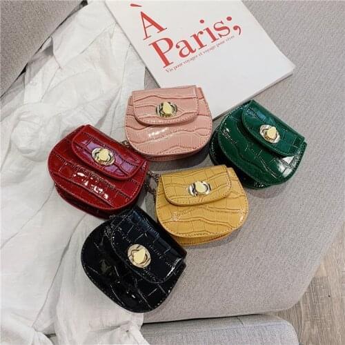 2021 Trendy Solid Color Serpentine Crossbody Bag Little Girls Daily Wild Metal Chain Shoulder Bag Retro Style Mini Satchel