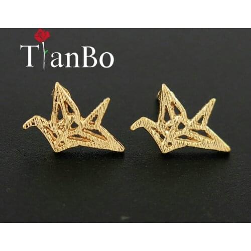 TianBo Fashion Wholesale Jewelry Wild Origami Crane Earrings for Women Vintage Cute Brushed Animal Bird Stud Earrings Pendientes