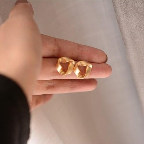 Small Cute Geometric Stud Earrings for Girl Women Fashion Metal Jewelry Anniversary Love Gift Ear Earing Jewellery