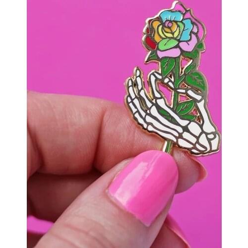 Skeleton Hand Holding a Rainbow Rose Brooch Pins Enamel Metal Badges Lapel Pin Brooches Jackets Fashion Jewelry Accessories