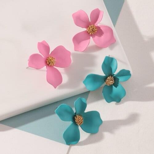 Trendy Metal Geometric Earrings Womens Ethnic Lovely Flowers Alloy Lacquer That Bake Flowers Stud Earrings Jewelry for Girls