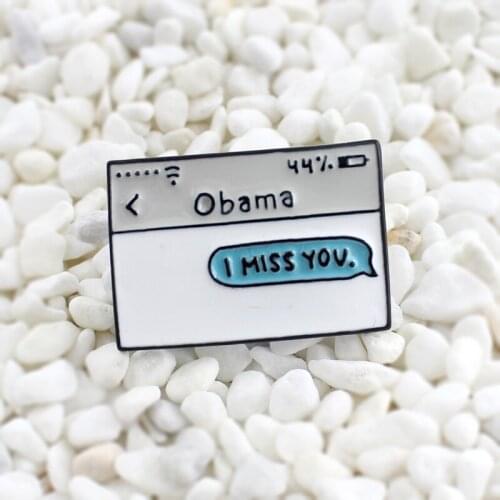 Lovely SMS Enamel brooch Send a message to Obama with his mobile phone Write I miss you Naughty cute badge Interesting gift
