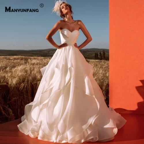 High-End Strapless Tiered Chapel Train Bridal Ball Gown 2021 New Arrival Sleeveless Zipper Back Ruffles Wedding Dress for Women