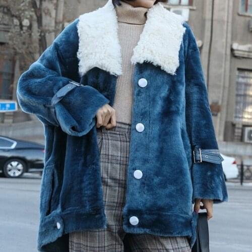 Luxury Women Streetwear Loose Real Fur Outerwear Fashion Single Breasted Lamb Fur Collar Coat Winter Warm Blue Shearling Jacket