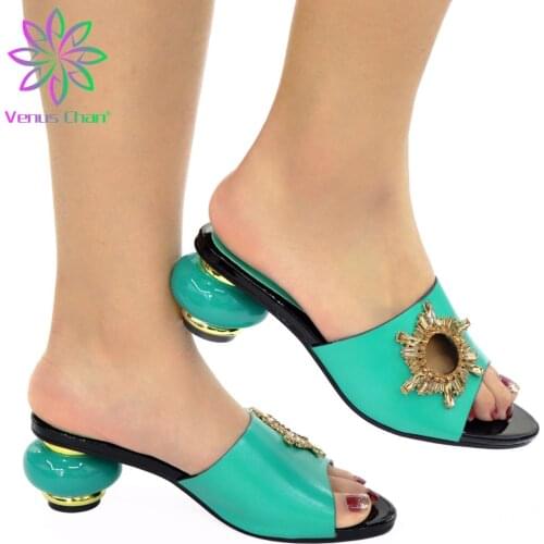 New Arrival Elegant Women Wedding Shoes Decorated with Metal Wedding Shoes for Women Bride Party Pumps