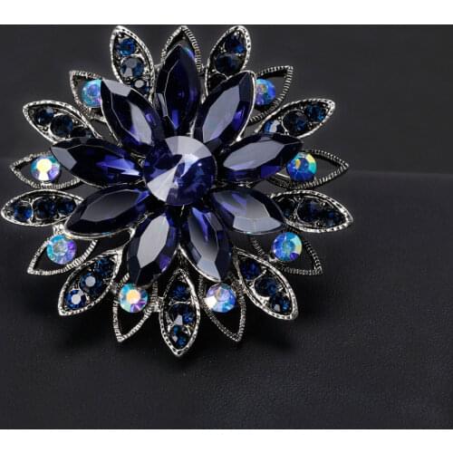 Elegant Colourful and Blue Beautiful Daisy with Crystal Rhinestone Brooches for Women Brooch Pins Jewelry Accessories 5.4 cm