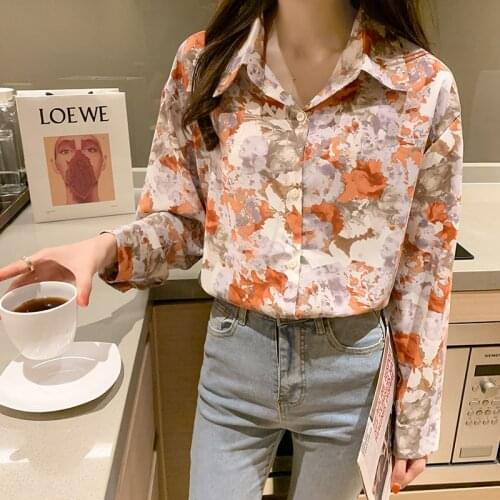 Chiffon flower shirt female retro long-sleeved 2021 spring new temperament flower shirt Hong Kong wind
