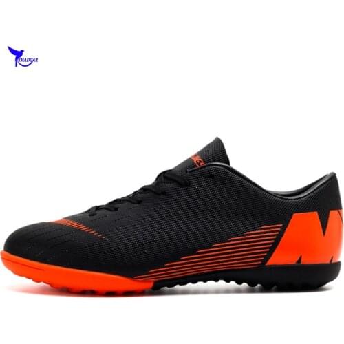 Size 35-45 Men Women 2019 NEW Turf Indoor Soccer Shoes Kids Futsal Cleats Hard Court Training TF Football Boots Sport Sneakers
