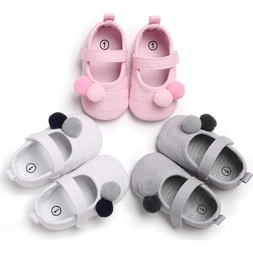 New Baby 0-18 Months Spring And Autumn New Princess Shoes Soft Soles Hair Ball Baby Shoes Cute Toddlers