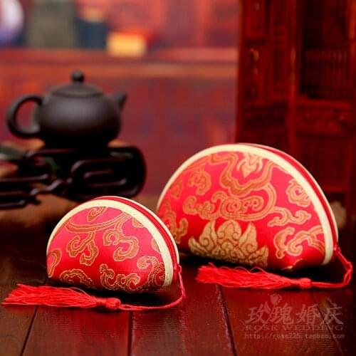 50pcs Red Sea Shell Jewelry Box Zipper Gift Bag Tassel Chinese Silk Brocade Packaging Christmas Candy Bag Purse Party Favor