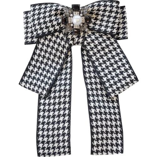 Korean Cloth Art Bow Tie Brooch Rhinestone Necktie Shirt Collar Neck Tie Bowknot Brooches Fashion Jewelry for Women Accessories