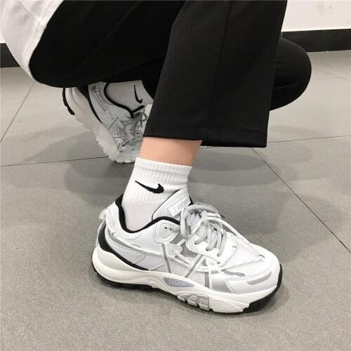2021 spring new female retro style street shooting Korean version of all-match breathable casual sports shoes with thick sole