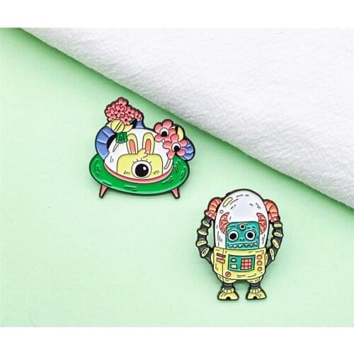 Creative Personality Ufo Spaceship Alloy Brooch Fashion Personality Robot Bunny Badge Enamel Pin Best Friend Jewelry Jewelry