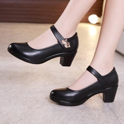2019 spring comfortable with thick with round head middle-aged leather shoes catwalk cheongsam single shoes women