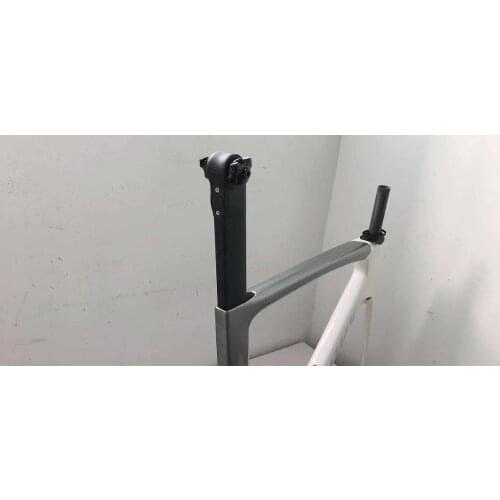 Hot sale carbon frame road bike disc brakes BB30 bottom bracket road frame thru axle 100*12mm 142*12mm Di2 internal cable routin