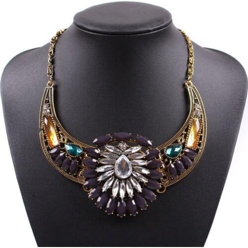 Fashion Vintage Gold Color Chain Crystal Statement Necklace Ethnic Alloy Metal Flower Pendant Choker Necklace for Women