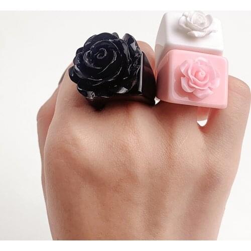 2021 New Trendy Transparent Resin Acrylic Chunky Rings for Women Girls Punk Style Geometric Square Round Rings Jewelry