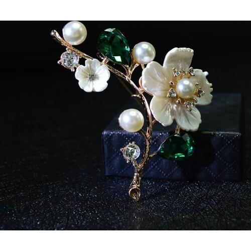 Shell And Pearl Flower Brooches For Women Elegant Fashion Pin Red Crystal Brooch Wedding Jewelry High Quality