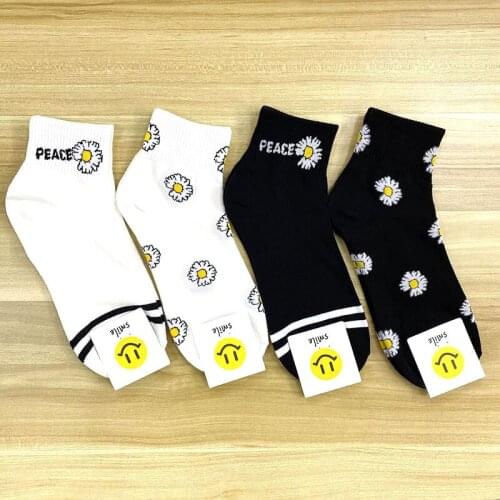 Spring and summer small daisy flowers letter tide sweet short tube socks cotton socks women socks fashion sports socks