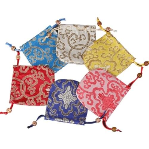1pc Handmade Embroidery Silk Gift Pouch 10x10cm Small Bag Jewelry Travel Storage Pouch Mini Candy Jute Packing Bags for Gift Bag