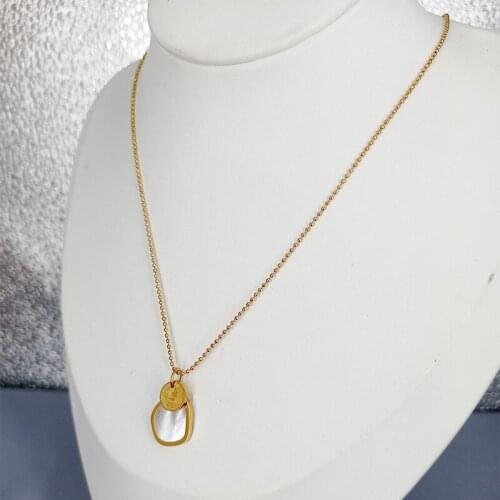 2021 New Titanium Steel Necklace For Women Girls Fashion White Shell Geometric Clavicle Chain Pendant Necklaces Jewelry