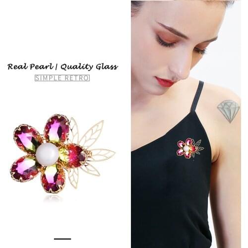 Hongye New Freshwater Pearl Flower Brooches for Women Gold Brooch Sweater Pins Fine Jewelry Bouquet Party Wedding Accessories