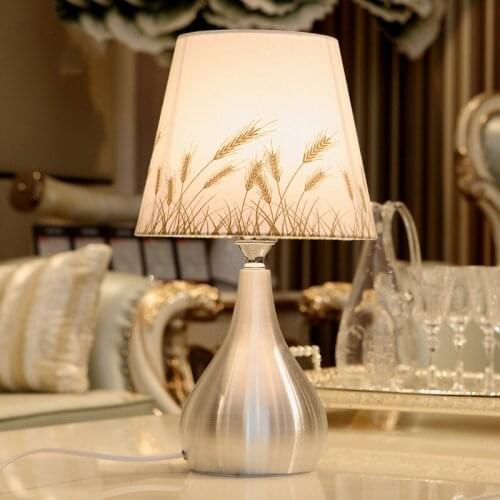 Modern metal desk lamp. Bottle/horn shaped Bedroom study room office table lamp. Pteris clover square wheat ear patterned shade