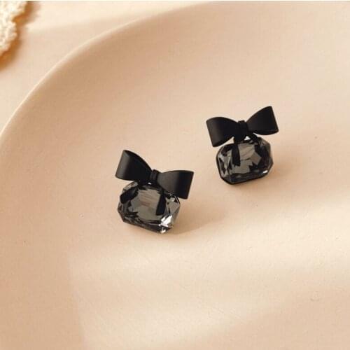 New joker Korean sweet Black bowknot Women Earrings fashion senior shiny crystal geometric square Stud Earrings Jewelry