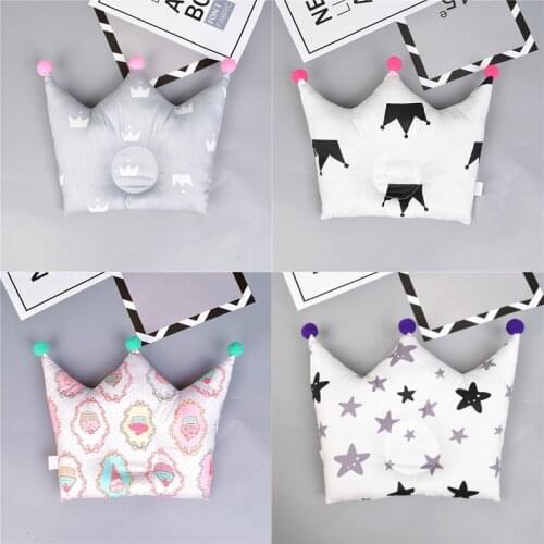 Cute Crown Baby Pillow Newborn Baby Room Decor Baby Head Shaping Pillow With Pompom Boy Girl Babykamer Decoration Room