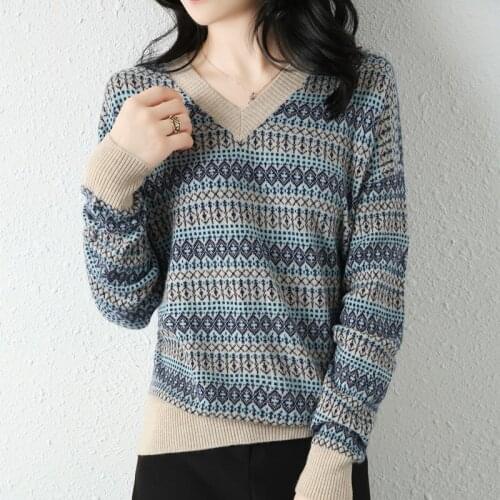 Autumn and winter clothing 2020 new ladies sweater outer wear V-neck short loose cashmere sweater knitted bottoming shirt