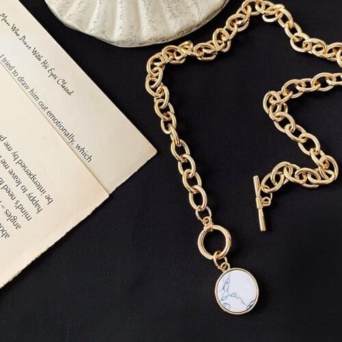 Korean Style Fashion White Shell Chokers Necklace Gold Color Metal Chain Pendant Necklaces for Women Girl Elegant Gift Wholesale
