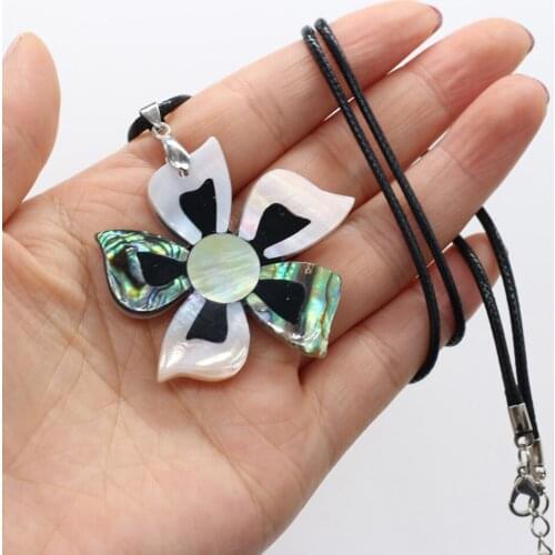 Fashion Creative Flowers Necklace Natural Mother of Pearl Shell Pendant Choker Jewelry Womens Seashell Charms Necklaces Gift