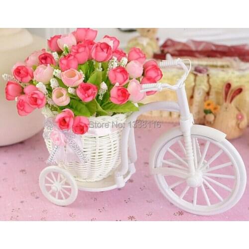 Hot Sale Plastic Rattan Wicker Trycycle Vase Include Artificial Rose Flowers For Wedding Home Decoration Flower Set