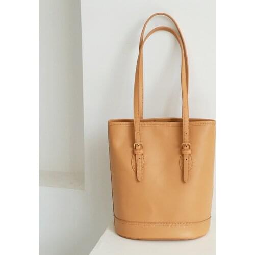 Bag Women 2020 New Wild Leather Bucket Tote Bag Women Fashion Handbag Small Tote Bag Original Design First Layer Leather Ladies