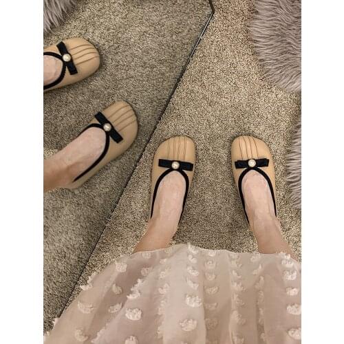 Womens Shoes Autumn 2021 New Fashion Shallow Mouth French Retro Pearl Soft Sole Non-slip Shoes