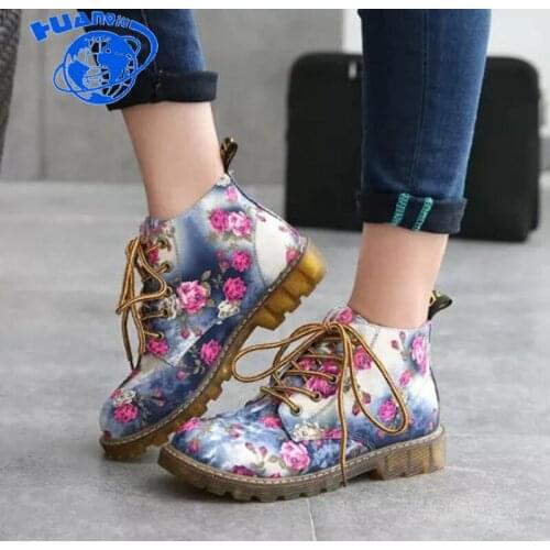 HUANQIU 2018 fashion spring and autumn boots lace-on floral boots female British style flat womens boots cloth ZLL431